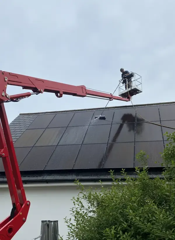 Professional solar panel cleaning